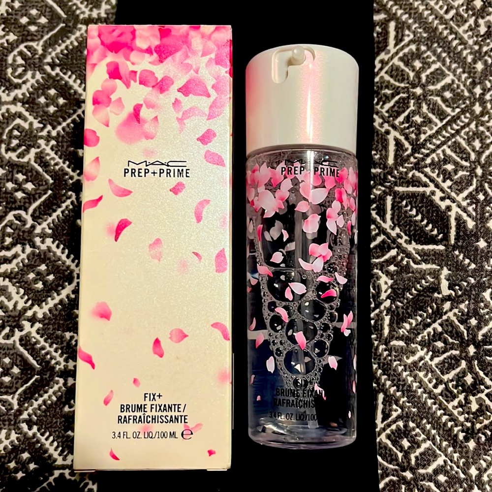 MAC fix+ in cherry blossom